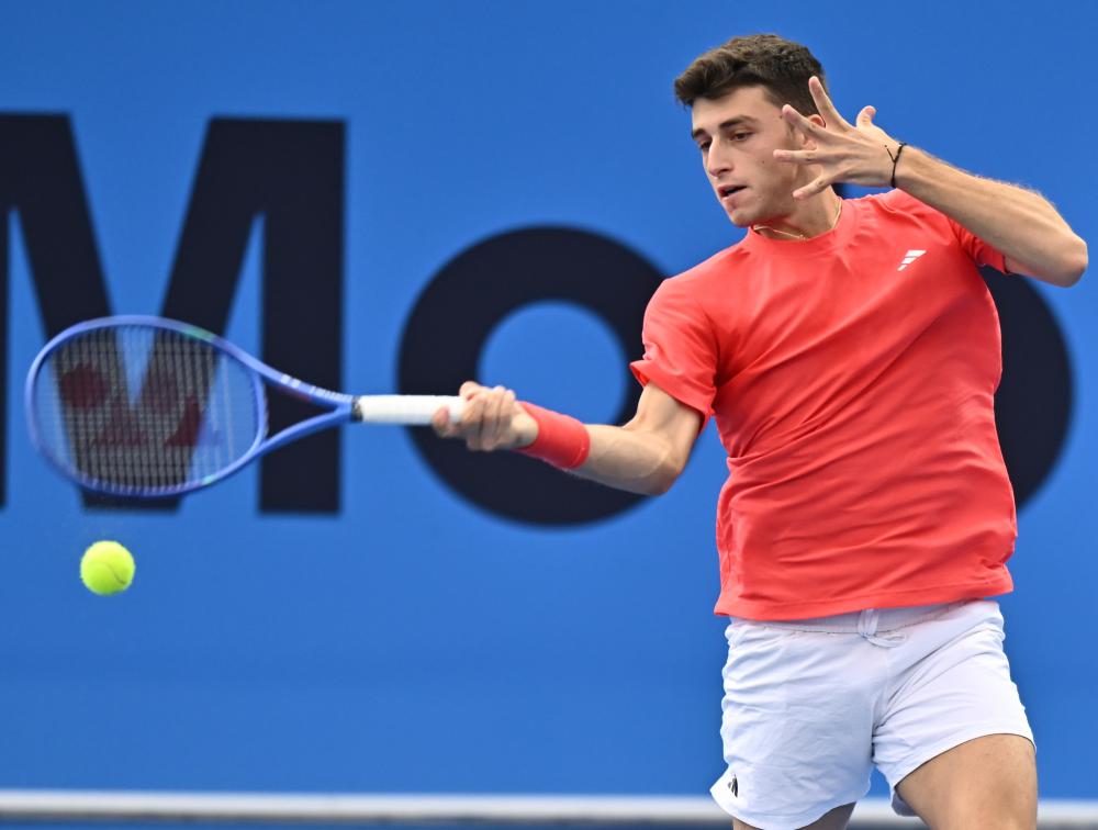 仅提升了他 仅提升了他