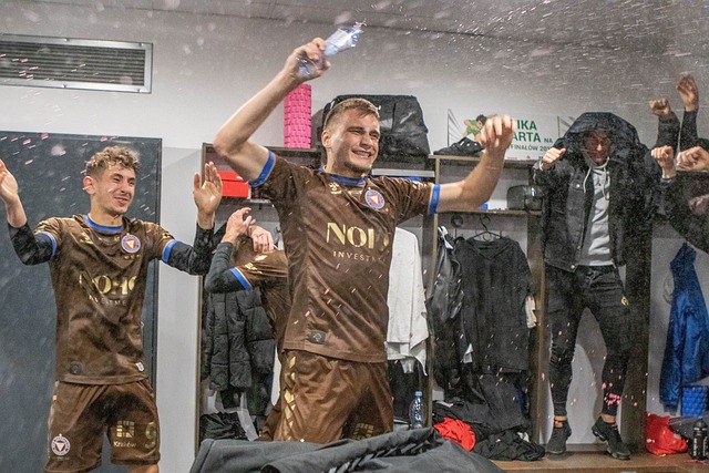 場的更新換 場的更新換